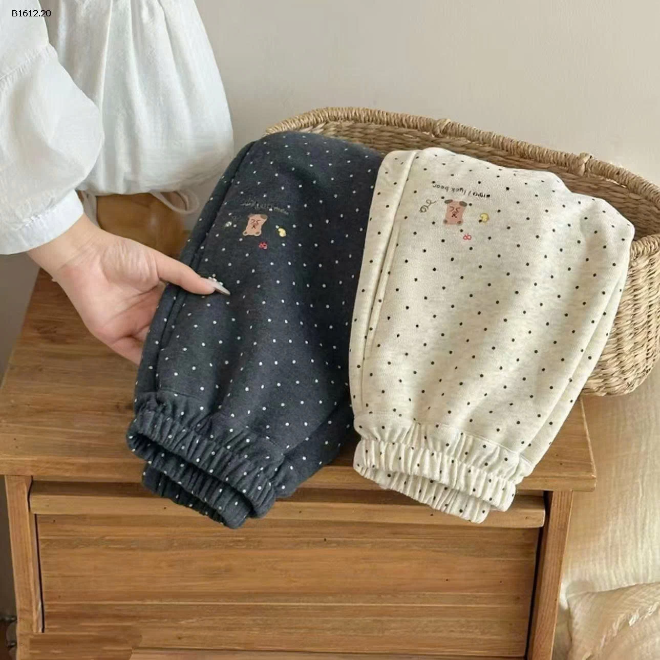 QUẦN NỈ GẤU CHẤM BI- sỉ 140k