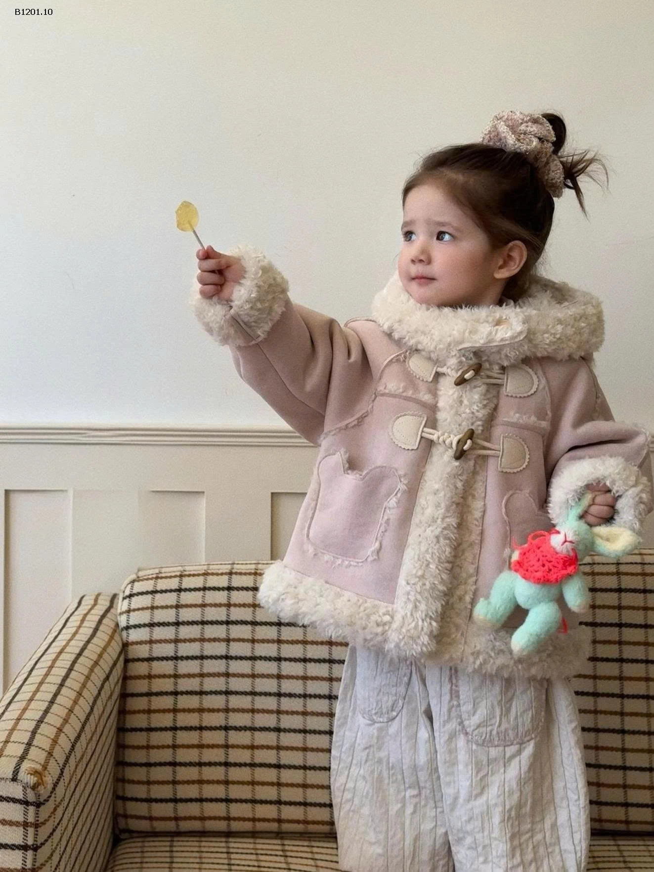 ÁO KHOÁC DA LỘN HỒNG CÚC GỖ-Giá sỉ 365k