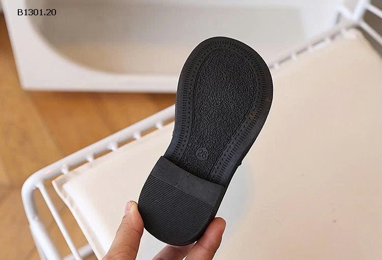 GIÀY DA BÓNG BG-Giá sỉ  sz 21-25 : 130k sz 26-36 : 140k