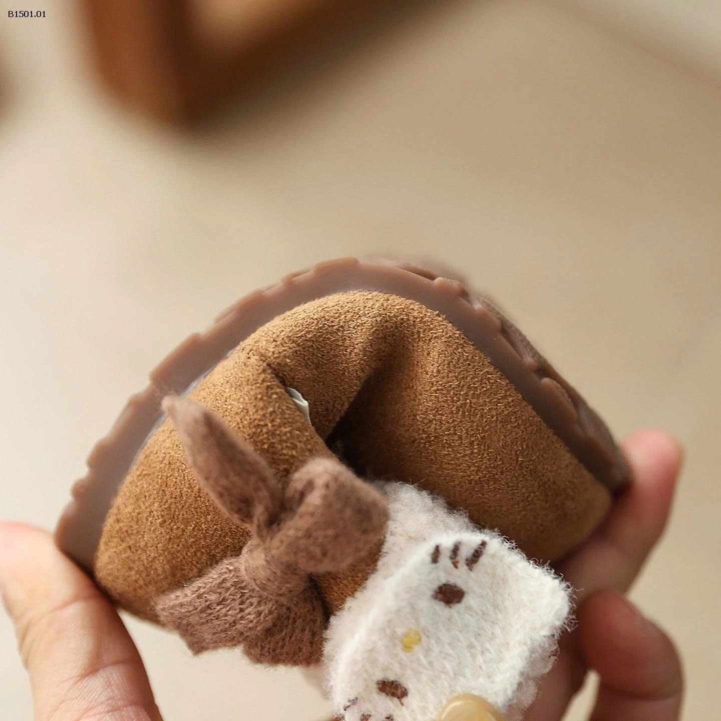 BOOT LÔNG CỪU KITTY-Giá sỉ sz 21-25 giá 168k  sz 26-30 giá 178k  sz 31-33: 189k 