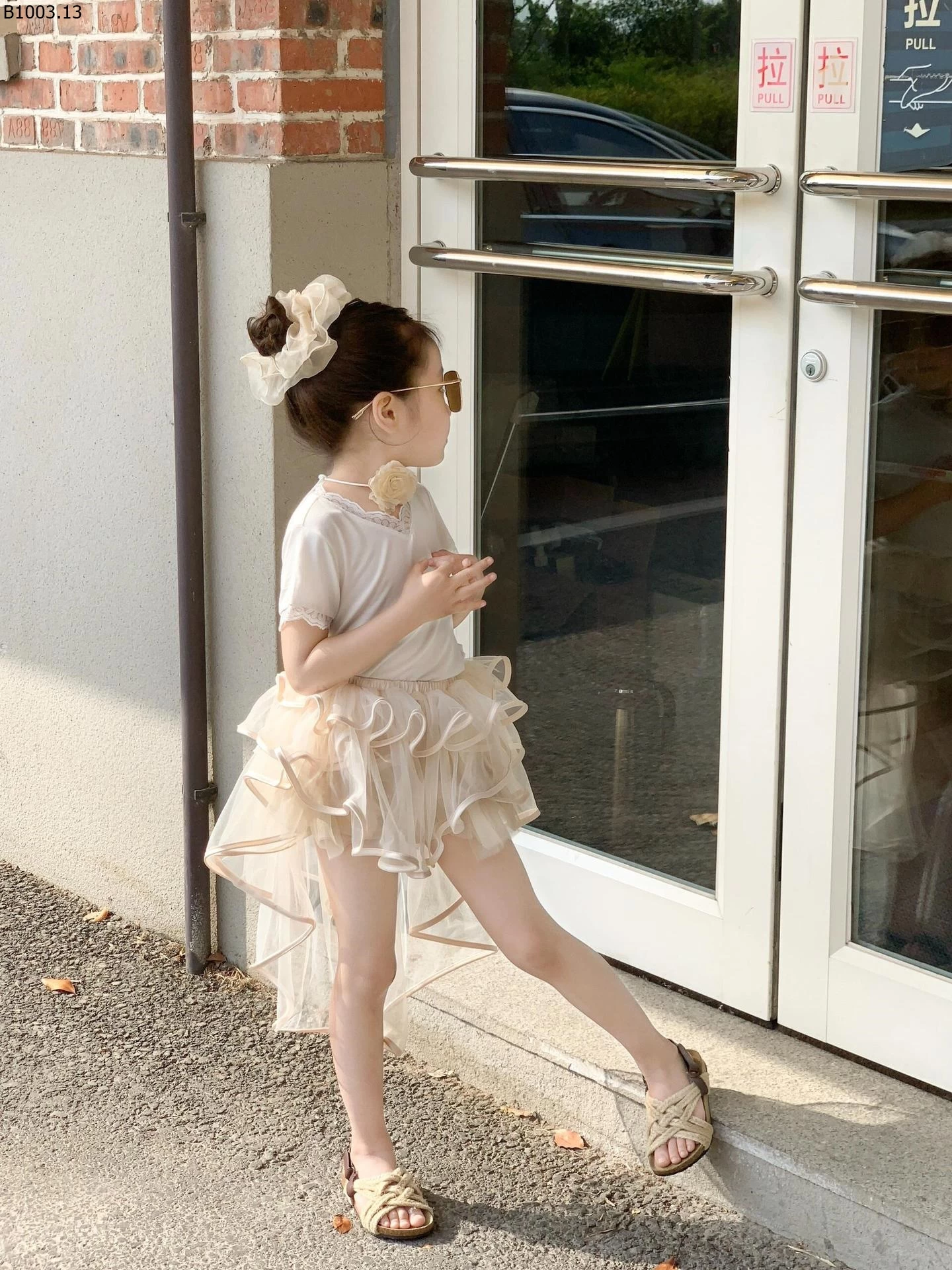 ÁO THUN CỔ V MIX VÁY REN BG Giá sỉ áo 139k váy 211k